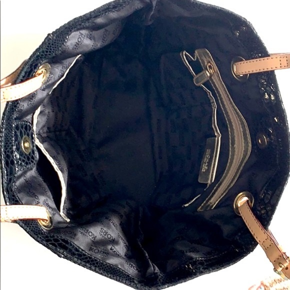 Michael Kors Black Python Leather Jet Set Tote - Picture 7 of 8